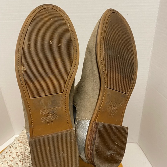 Toms Leather Rustic Distressed Silver Accent Slip On Booties - Picture 9 of 10